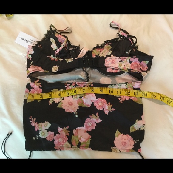 For Love  and Lemons - Picture 3 of 10